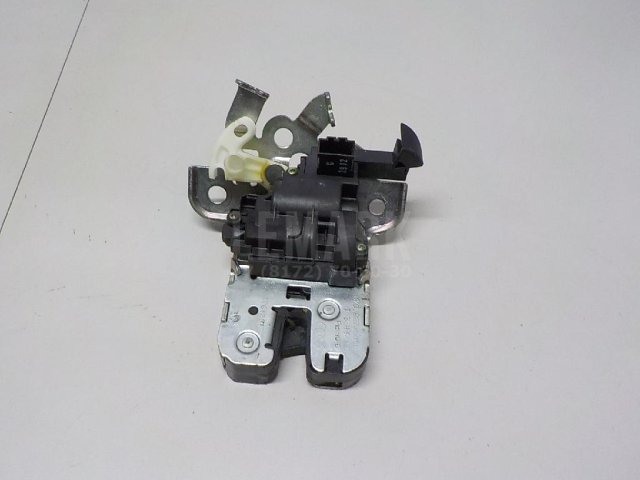 Замок багажника