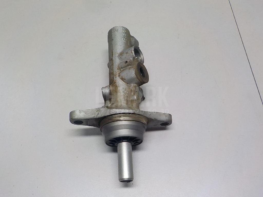 Цилиндр тормозной главный