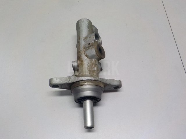 Цилиндр тормозной главный