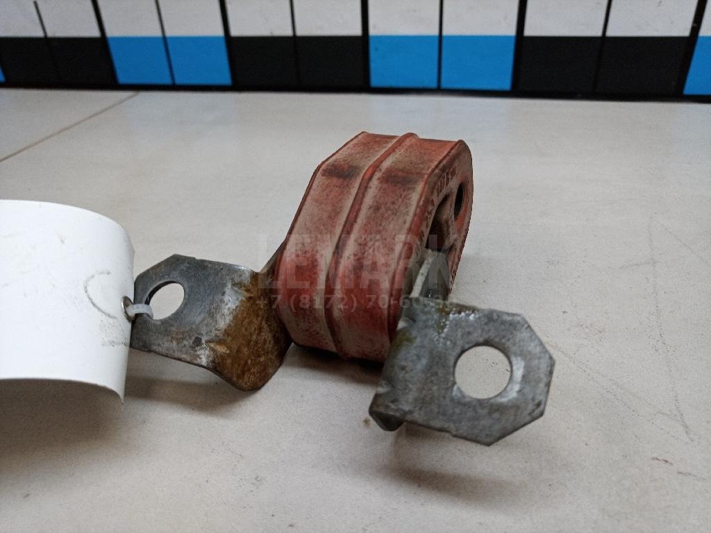 Кронштейн глушителя