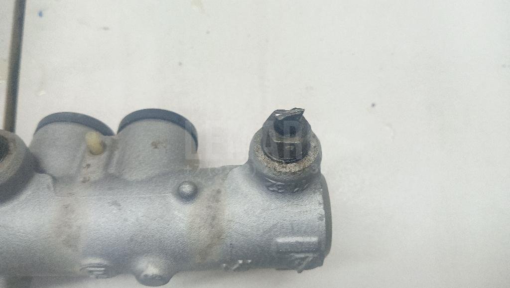 Цилиндр тормозной главный