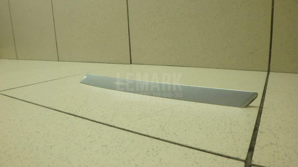 Молдинг заднего крыла правого