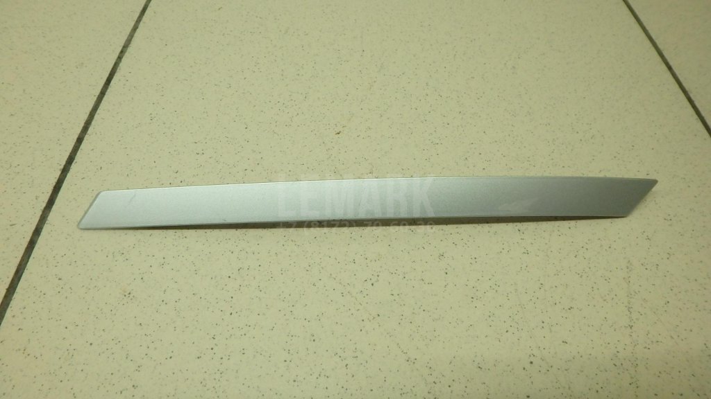 Молдинг заднего крыла правого