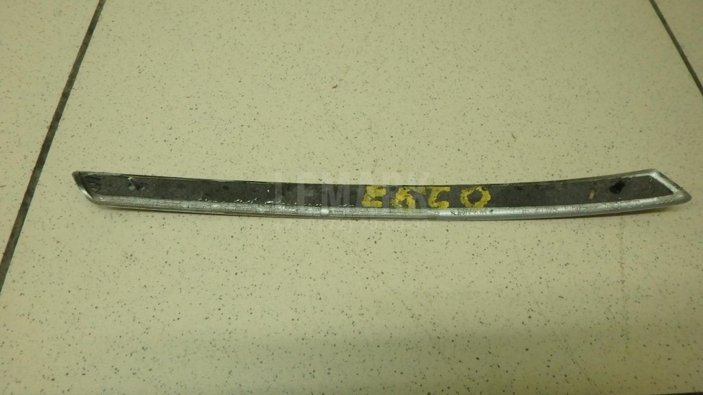 Молдинг заднего крыла правого