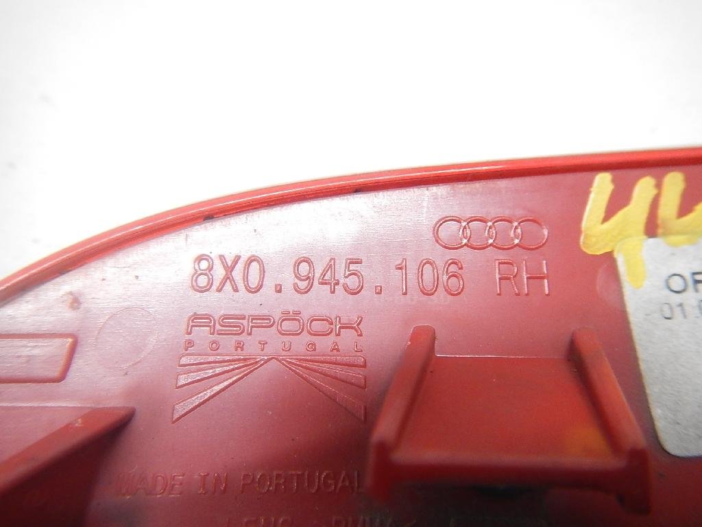 Отражатель в бампер задний правый для  Audi 80/90 [B4] 1991-1995