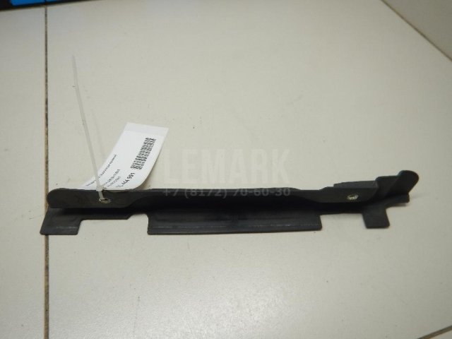 Воздуховод радиатора правый