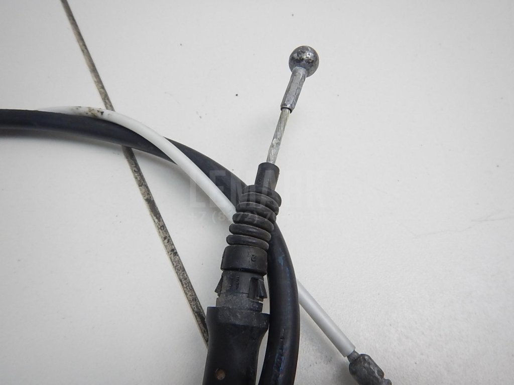 Трос стояночного тормоза