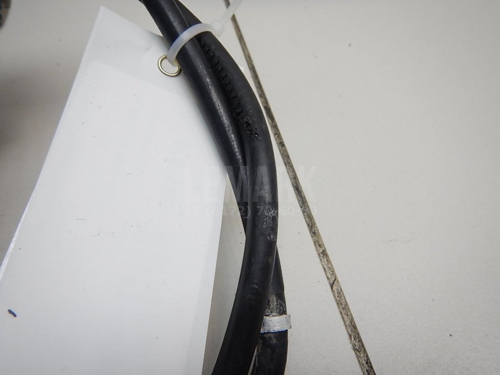 Трос стояночного тормоза