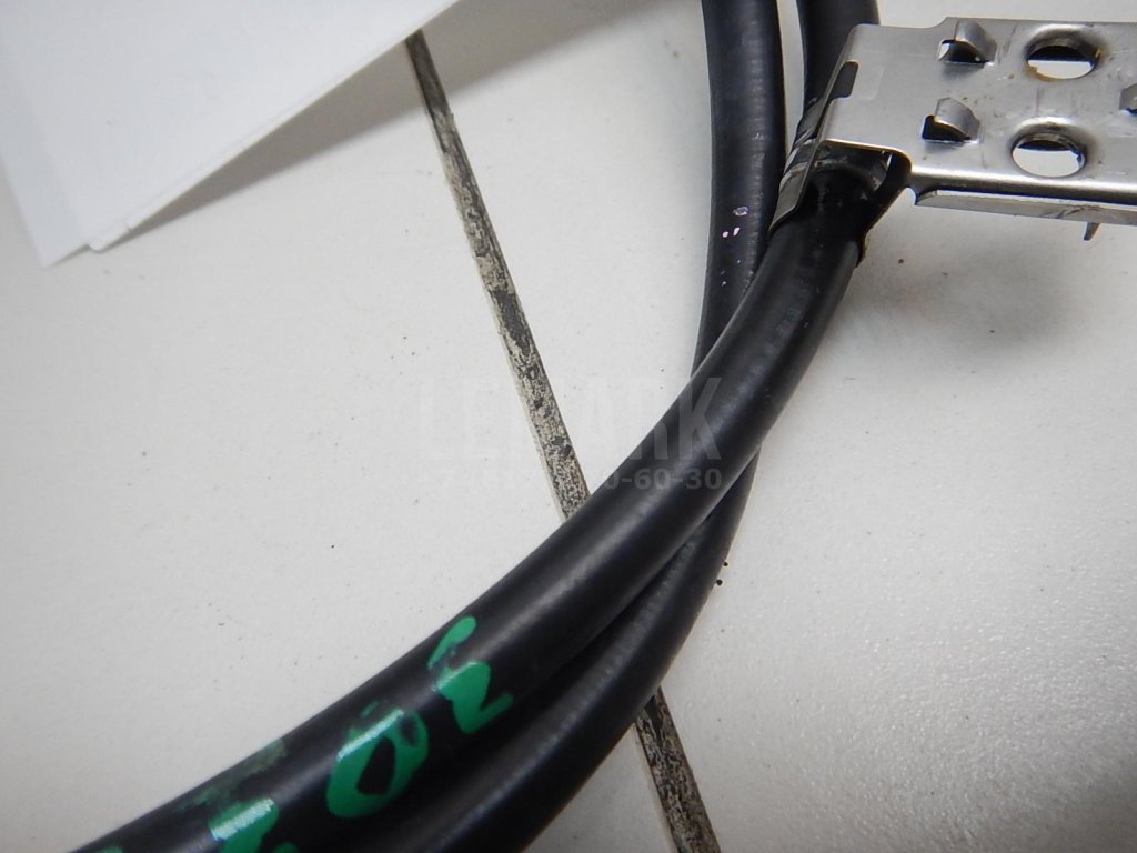 Трос стояночного тормоза