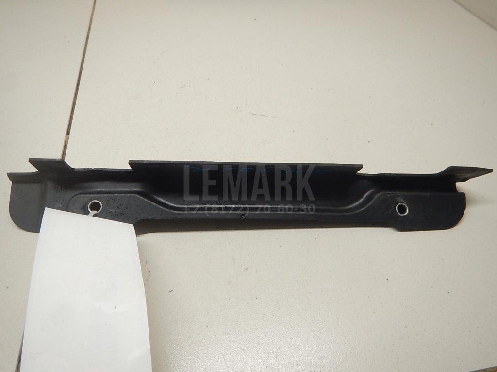 Воздуховод радиатора правый