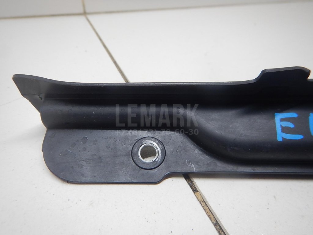 Воздуховод радиатора правый