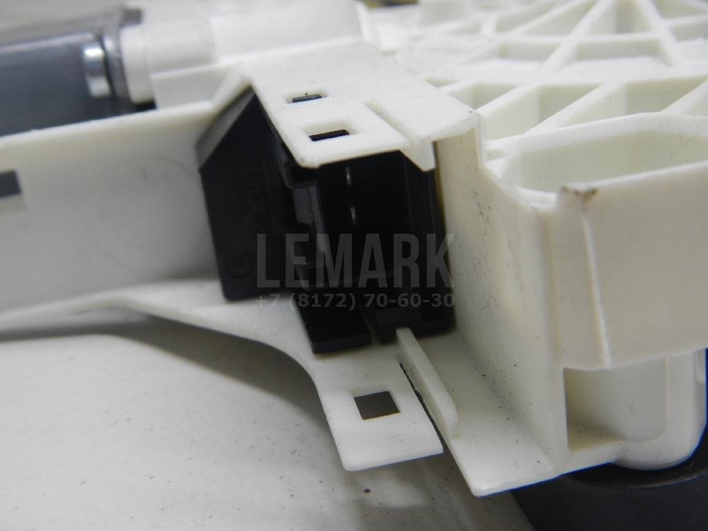 Стеклоподъемник электр. задний правый