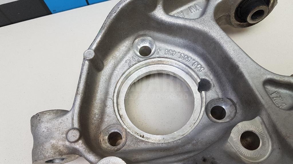 Кулак поворотный задний правый