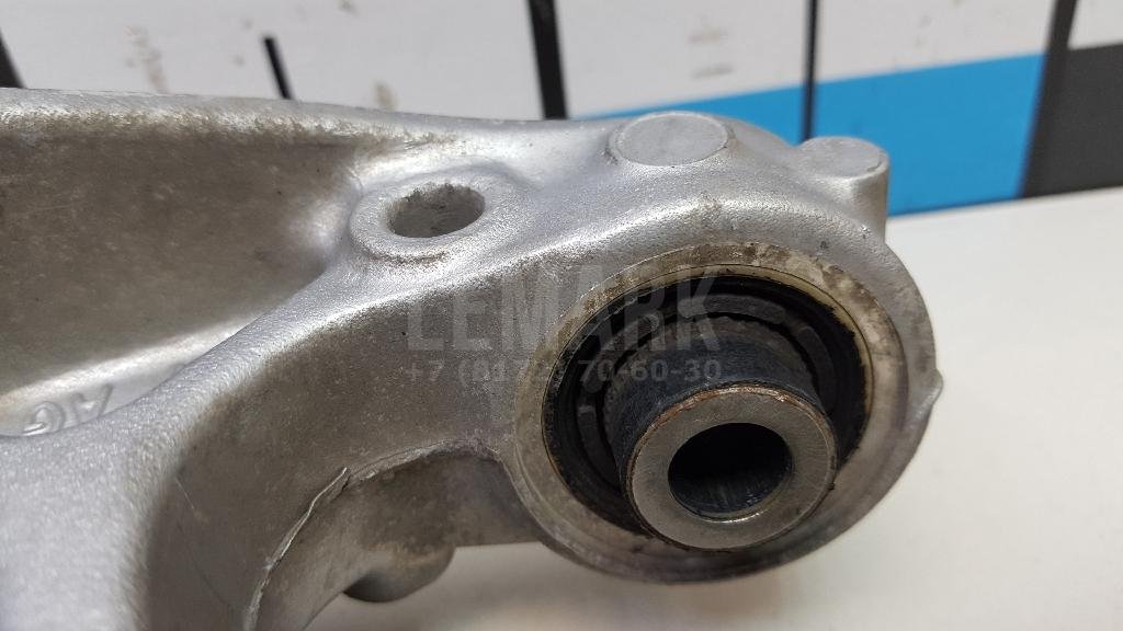 Кулак поворотный задний правый