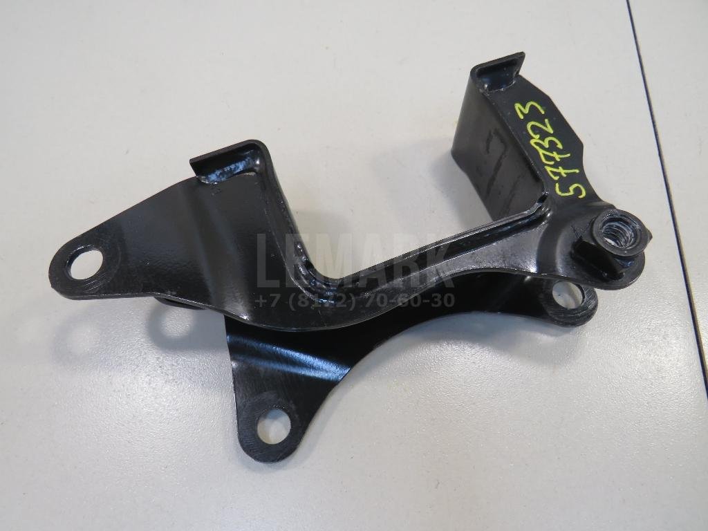 Кронштейн КПП левый для  Audi 100 [C4] 1991-1994