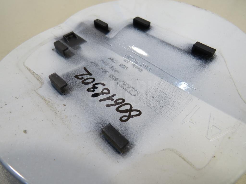 Лючок бензобака