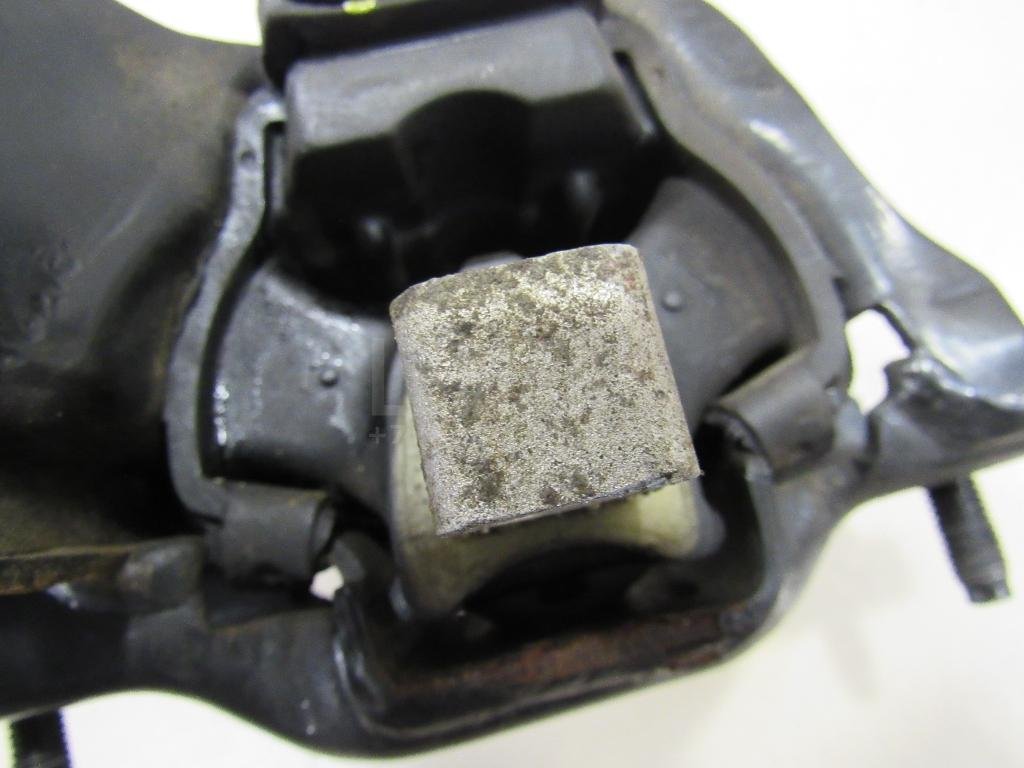 Опора КПП левая