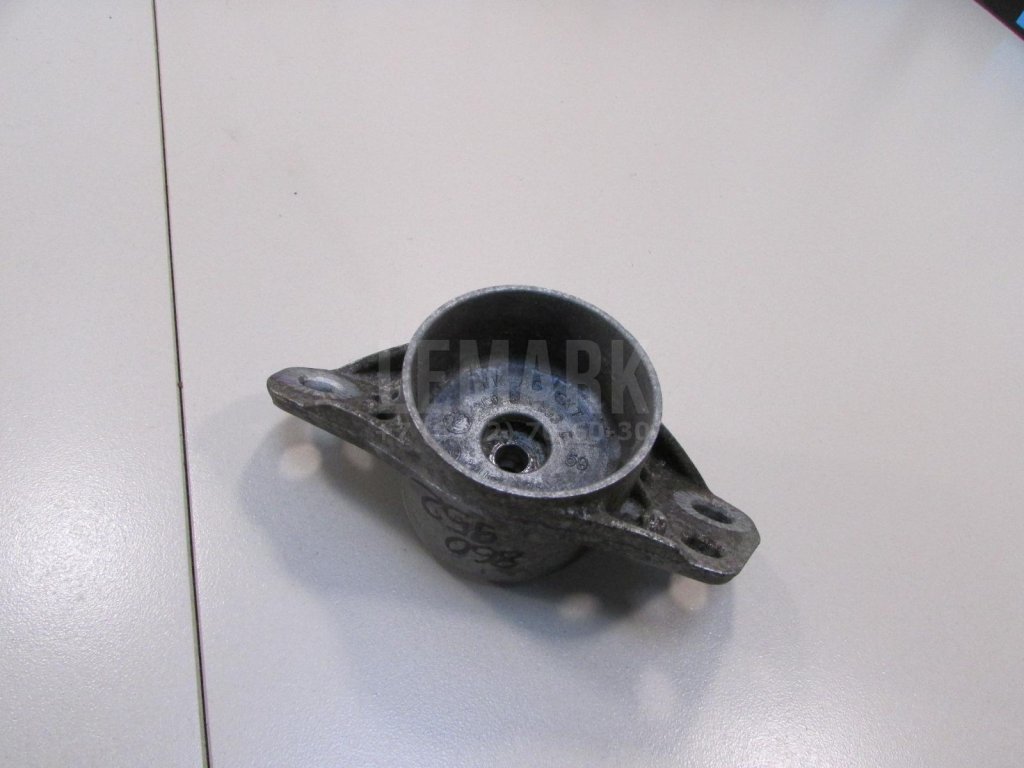 Опора заднего амортизатора