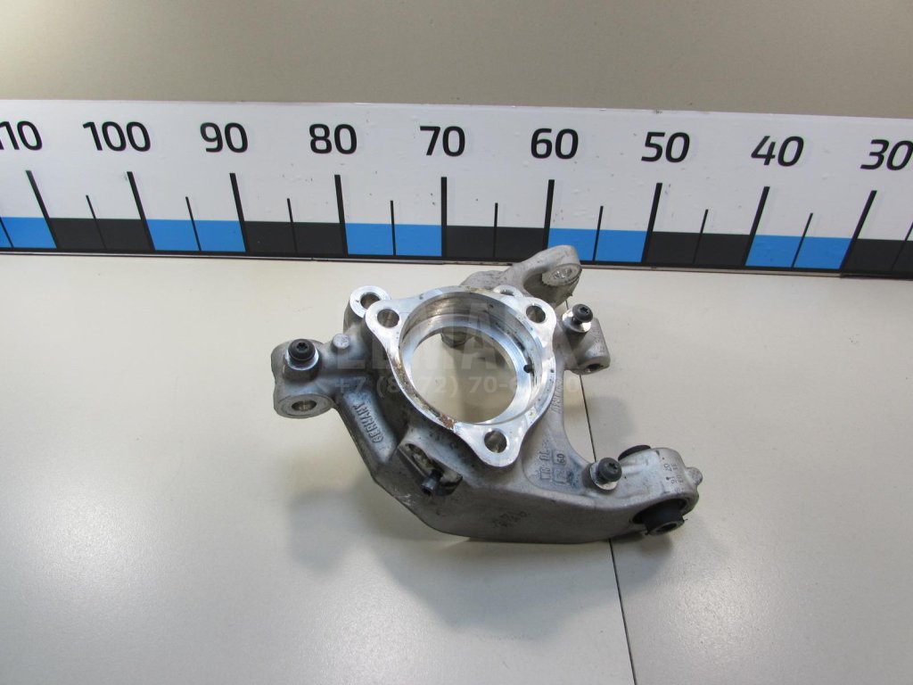 Кулак поворотный задний правый