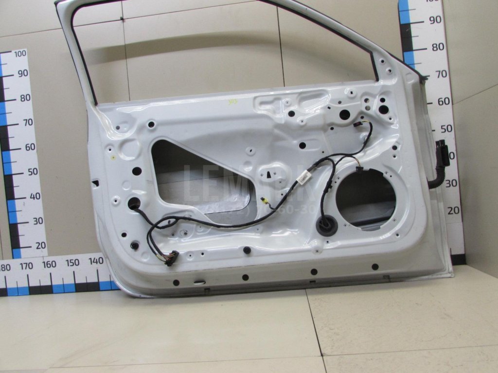 Дверь передняя левая