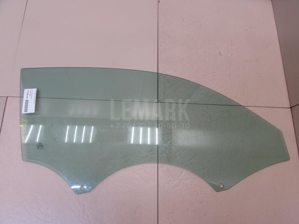 Стекло двери передней правой