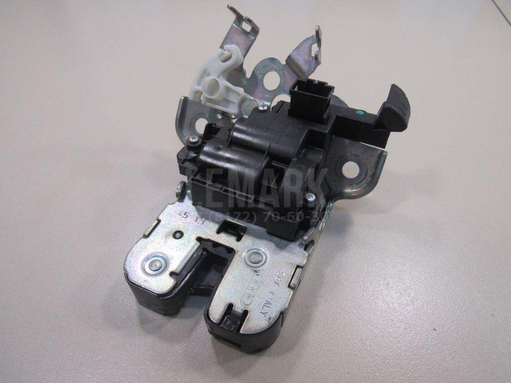 Замок багажника