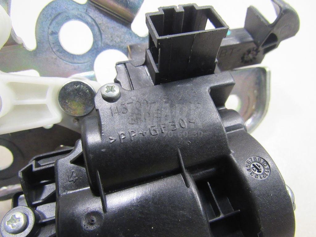 Замок багажника