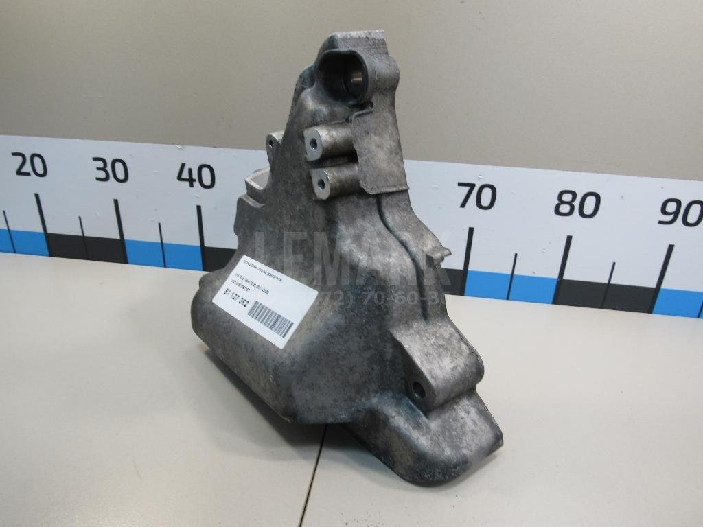 Кронштейн опоры двигателя