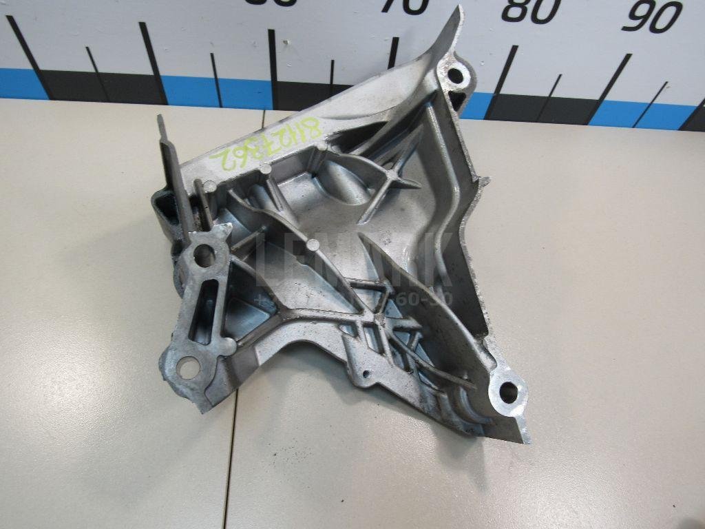 Кронштейн опоры двигателя