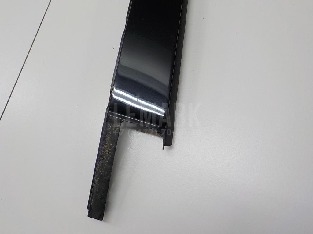 Накладка двери задней правой