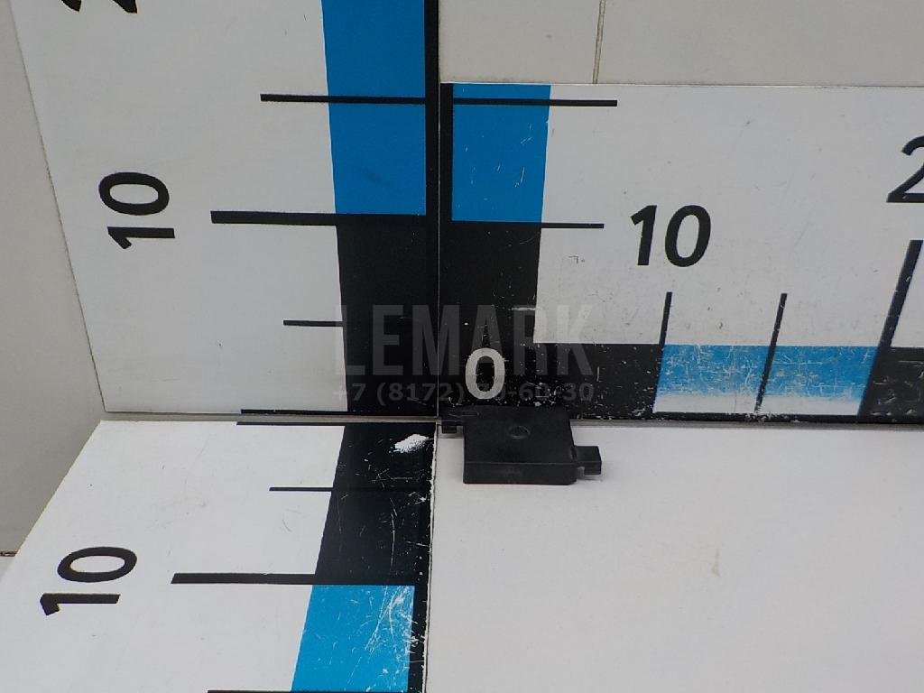 Кожух замка капота