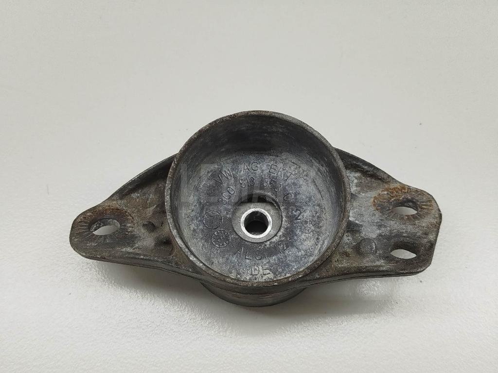 Опора заднего амортизатора