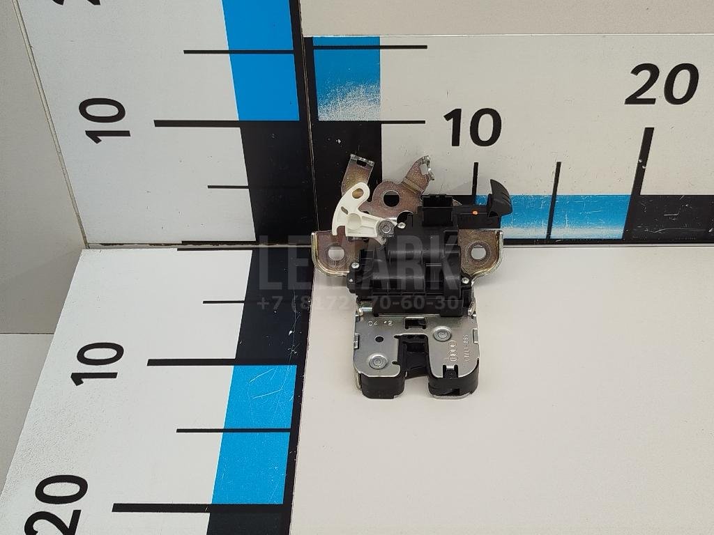 Замок багажника