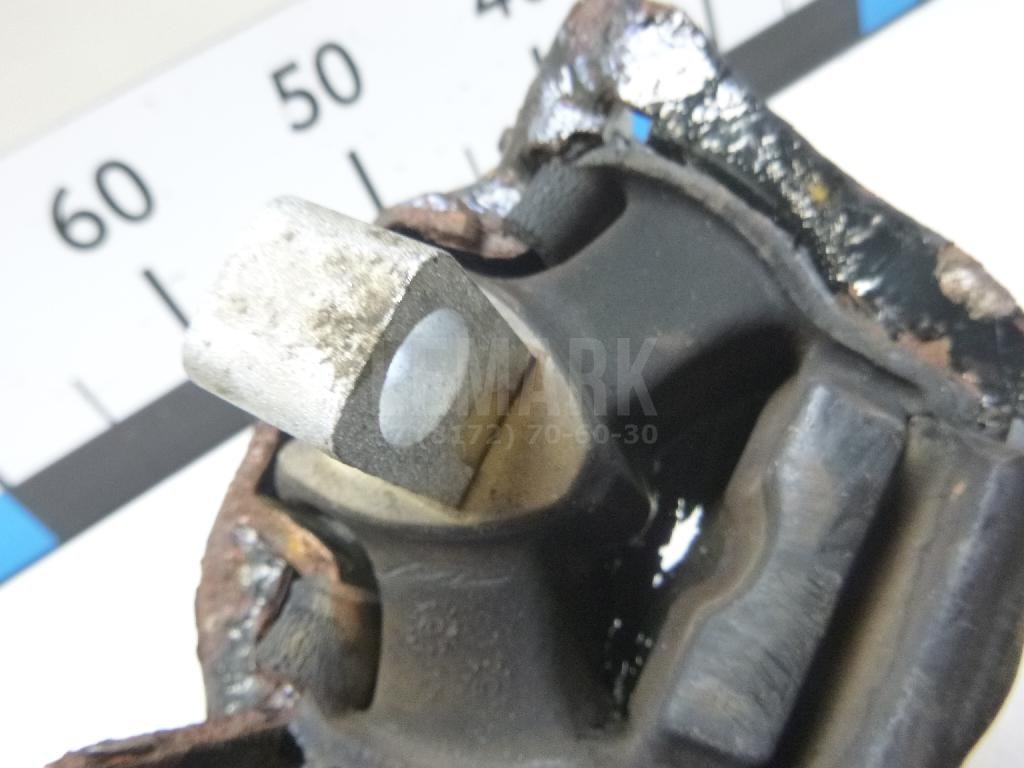 Опора КПП левая