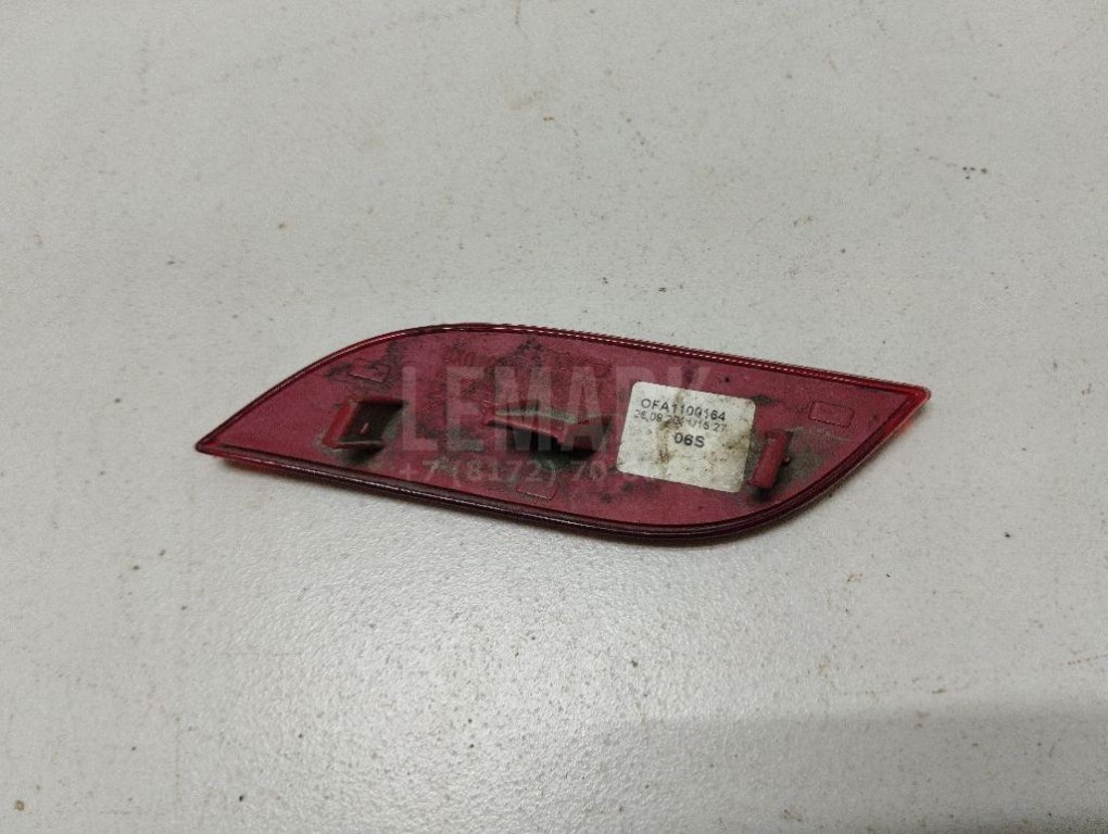 Отражатель в бампер задний правый