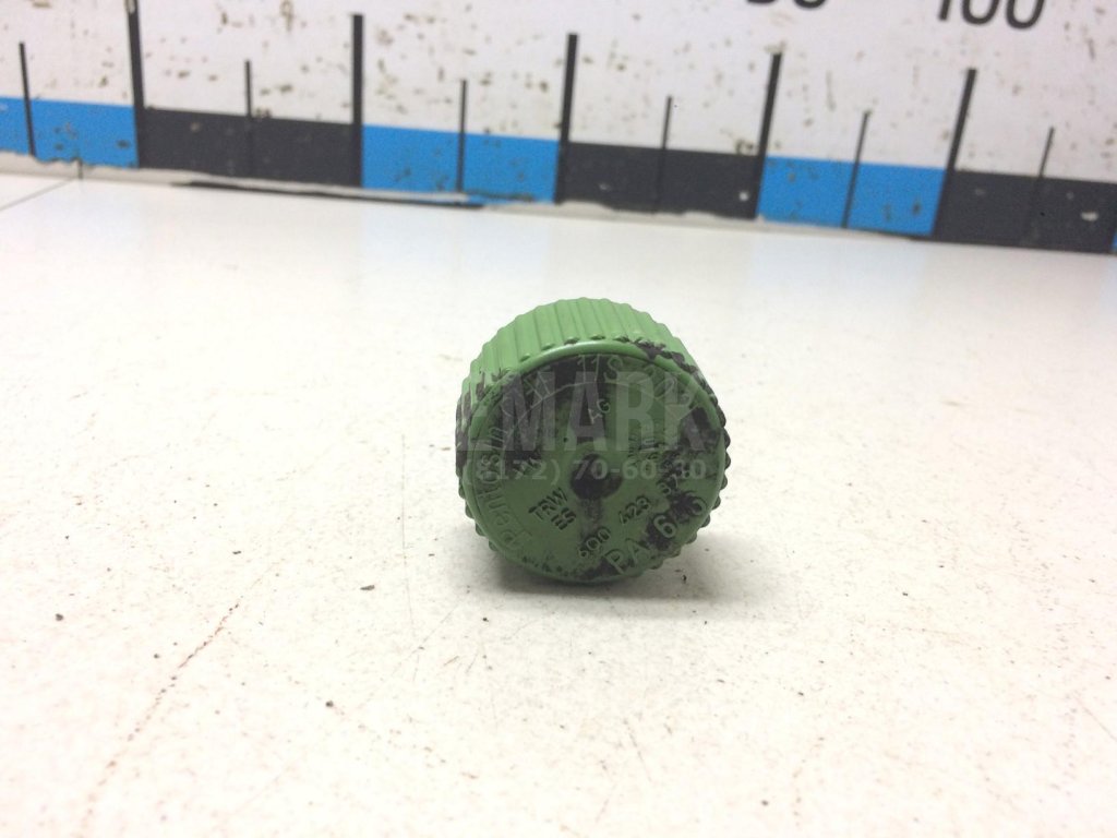 Крышка бачка гидроусилителя