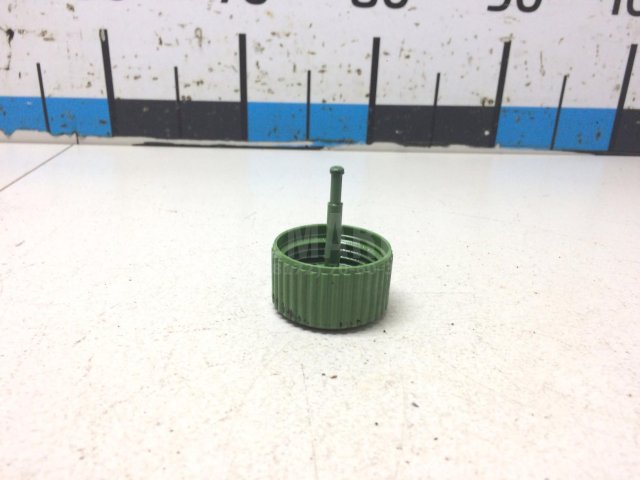 Крышка бачка гидроусилителя