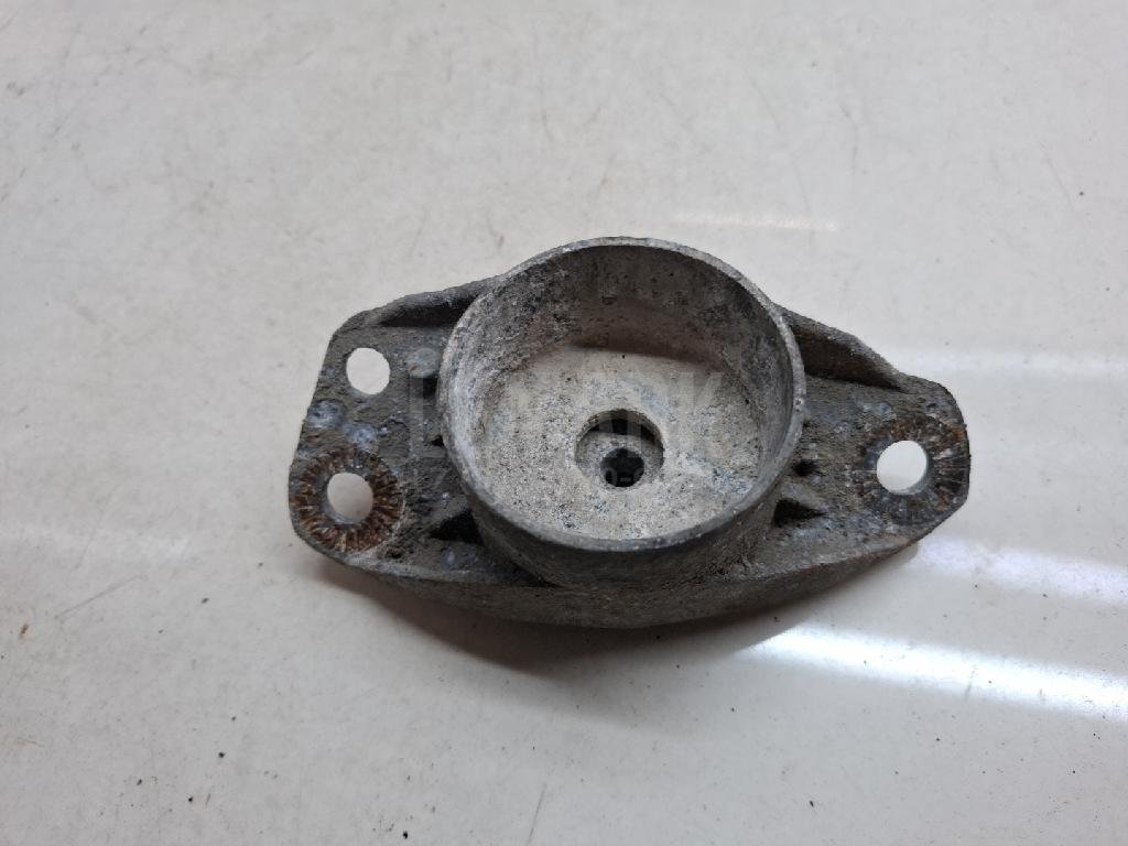 Опора заднего амортизатора