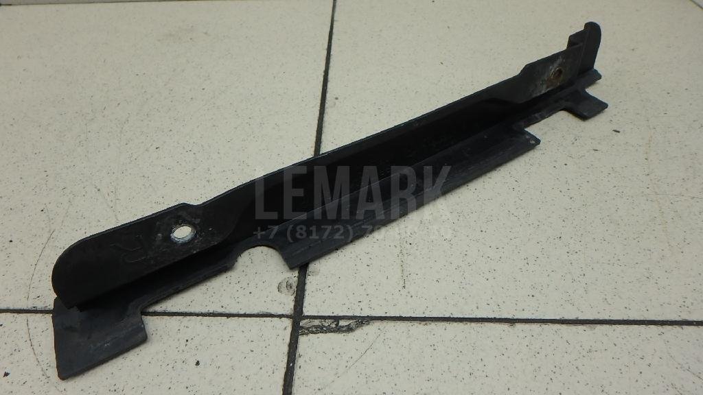 Воздуховод радиатора правый