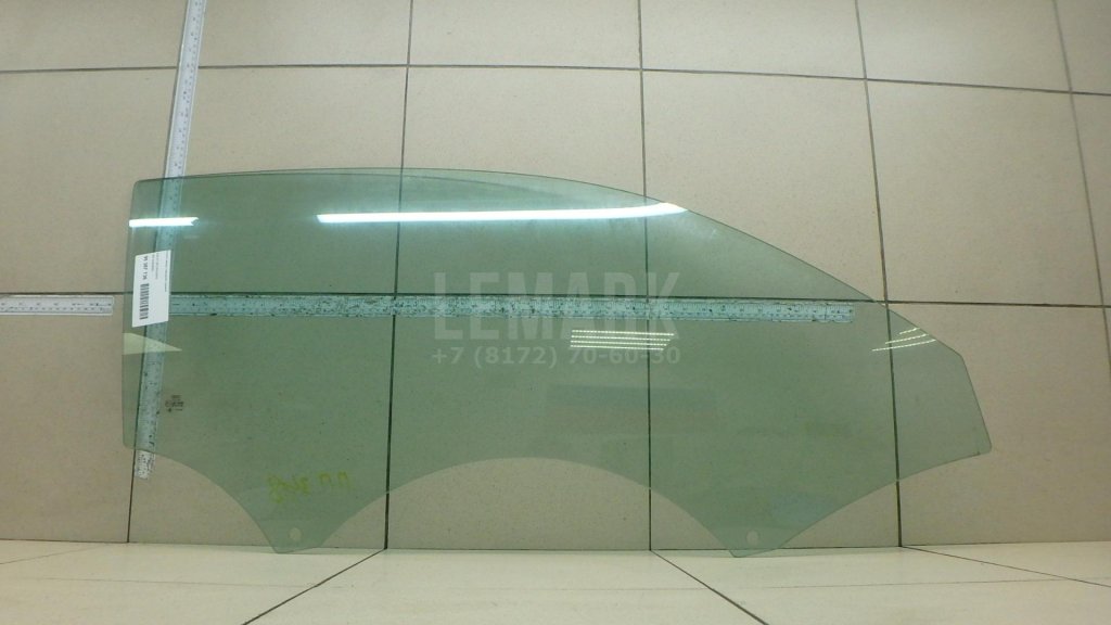 Стекло двери передней правой