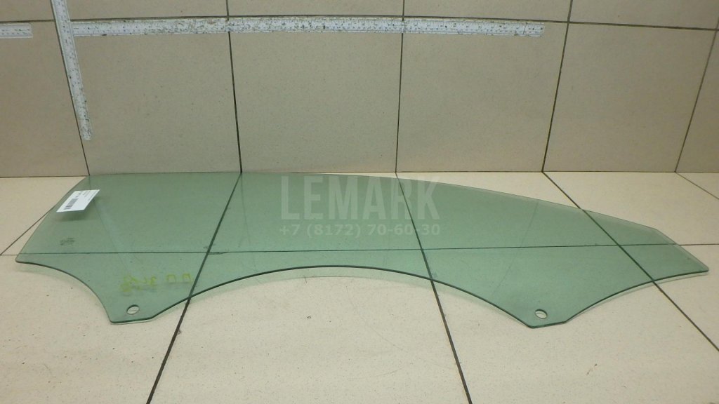 Стекло двери передней правой