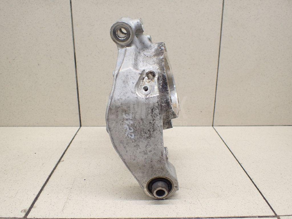 Кулак поворотный задний правый