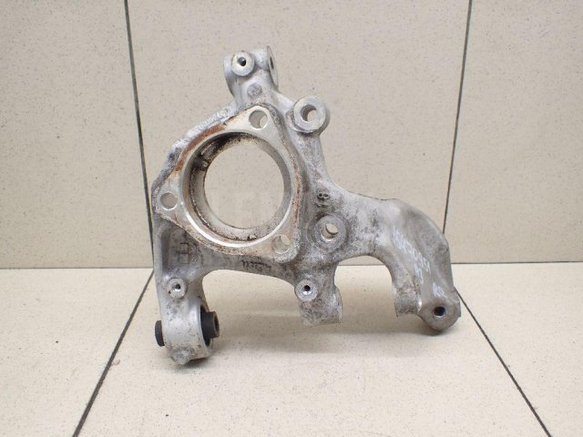 Кулак поворотный задний правый