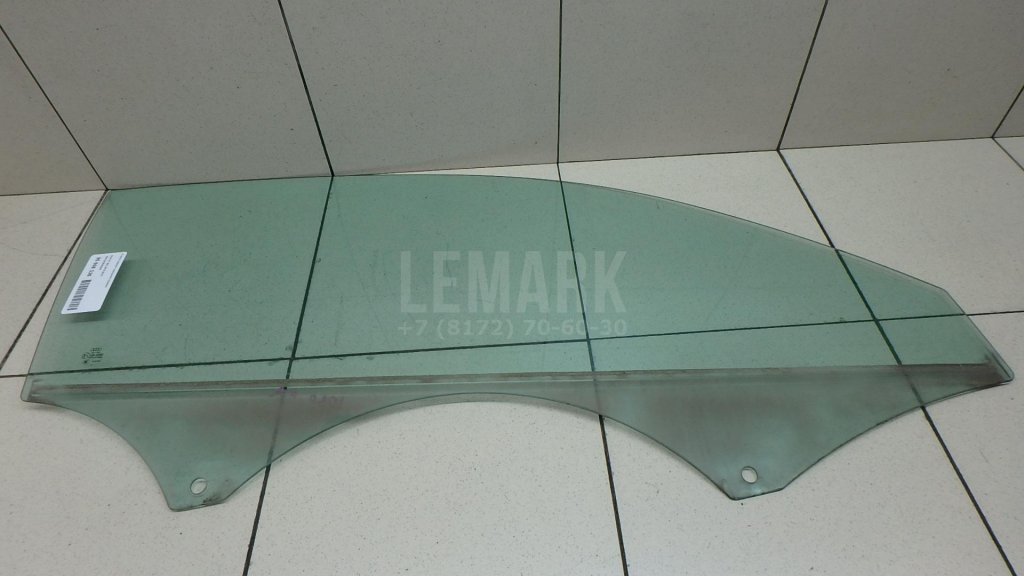Стекло двери передней правой
