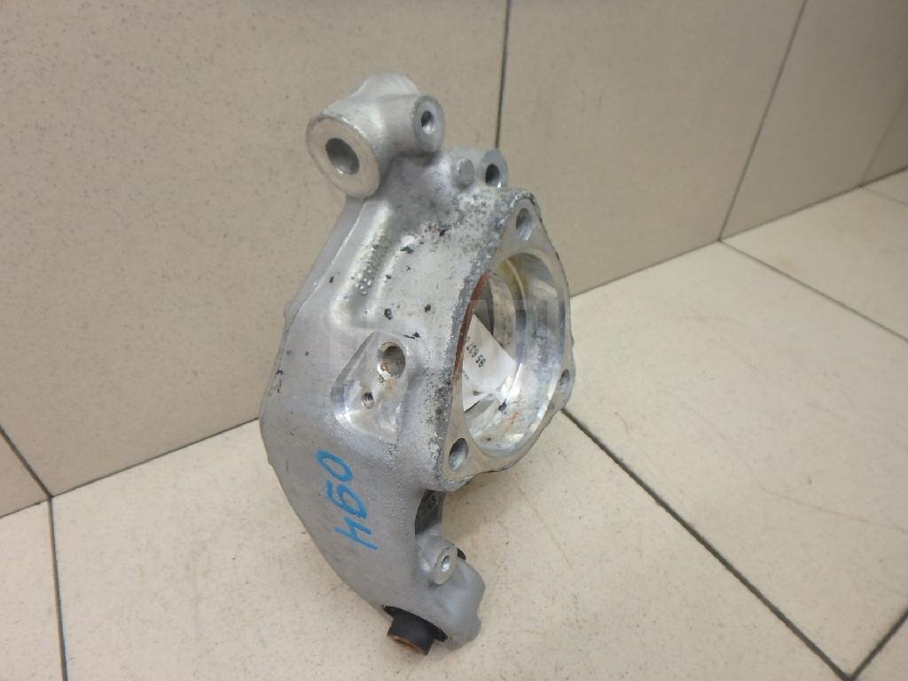 Кулак поворотный задний правый