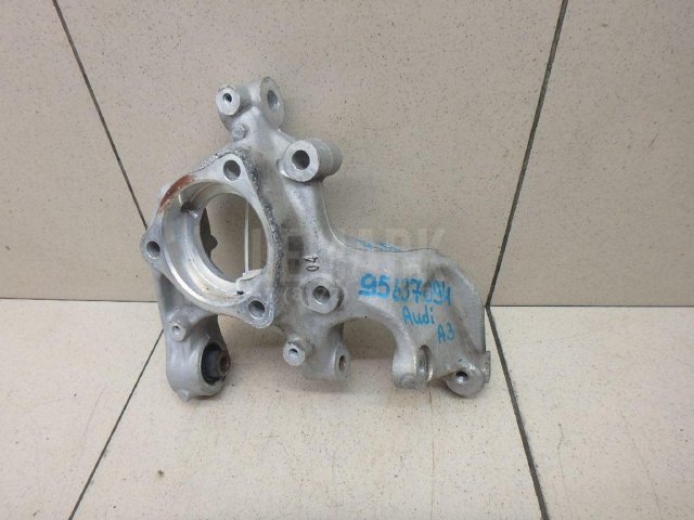 Кулак поворотный задний правый