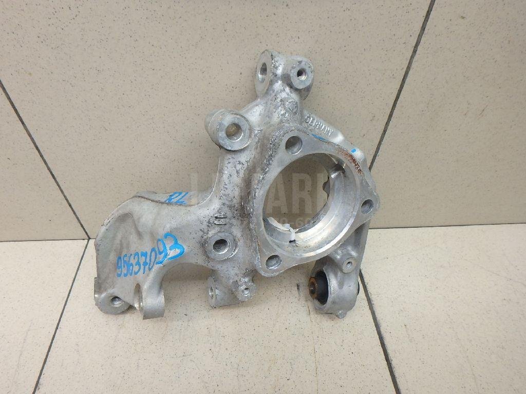 Кулак поворотный задний левый