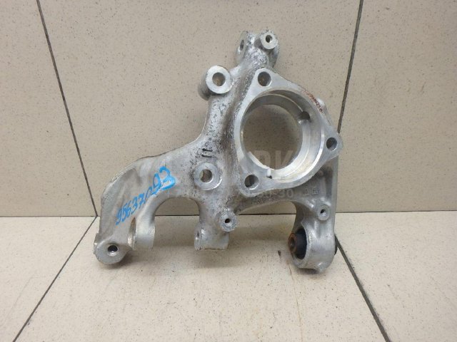 Кулак поворотный задний левый