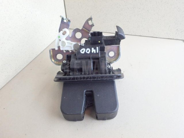 Замок багажника