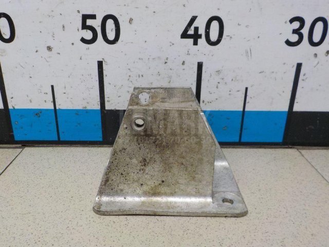 Кронштейн усилителя заднего бампера левый